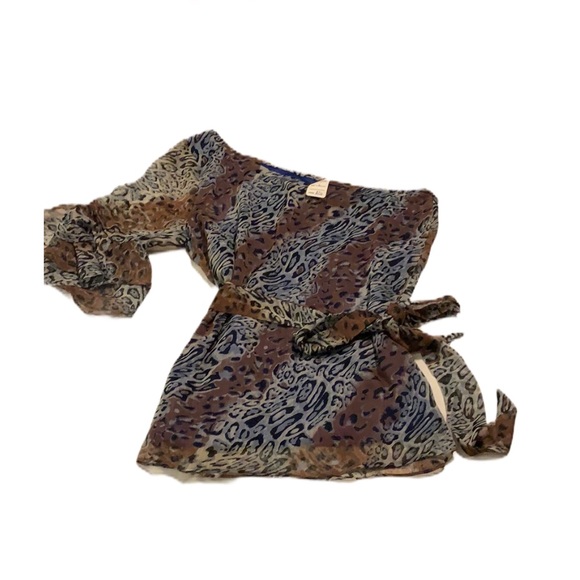 Faisca Tops - FAISCA Animal Print Asymmetrical Top! NWT!!